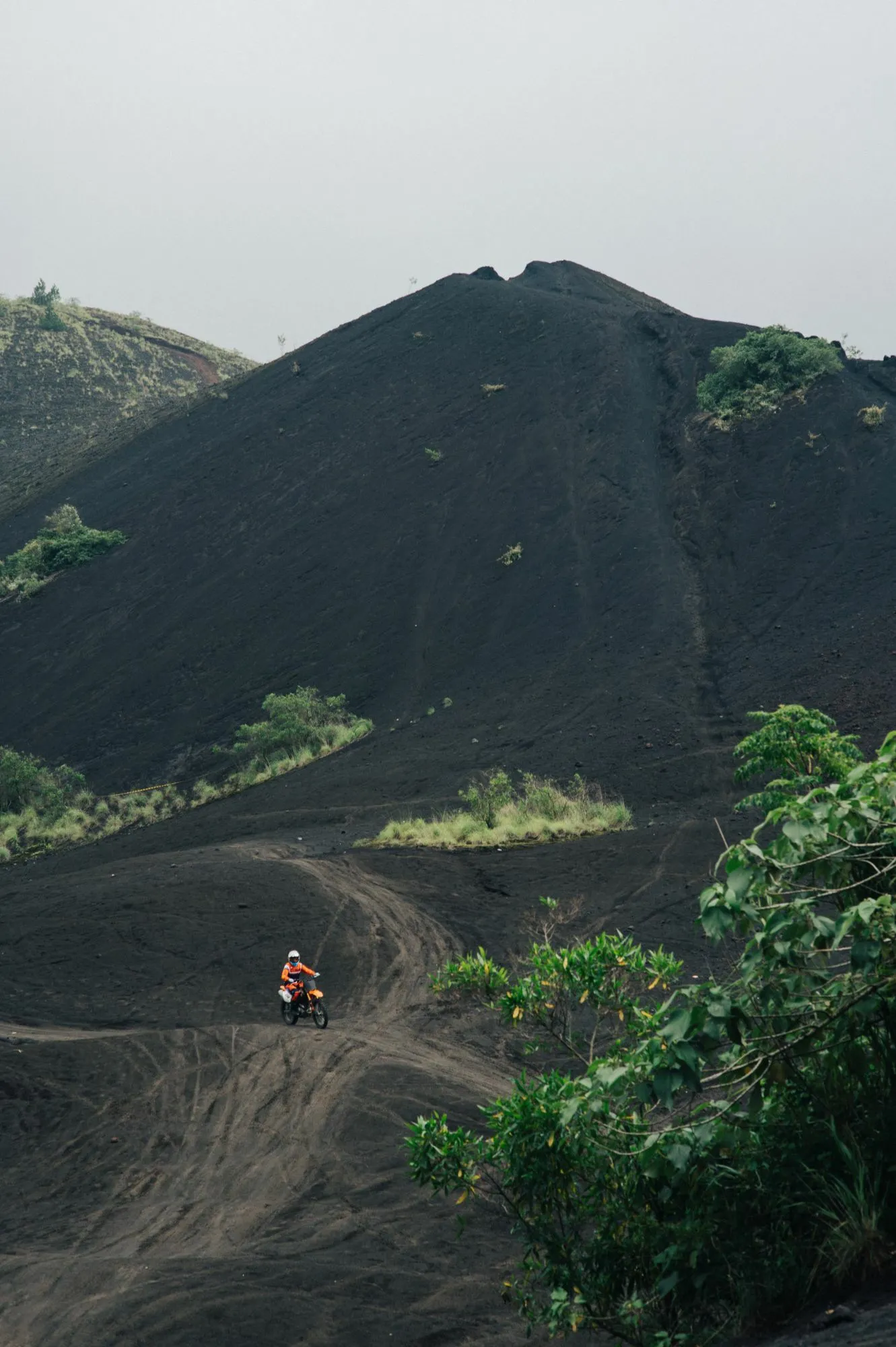Black Lava, Batur caldera · Kintamani (1)